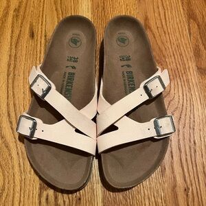 NWOT Birkenstock Light Pink Sandals with Metallic Buckles